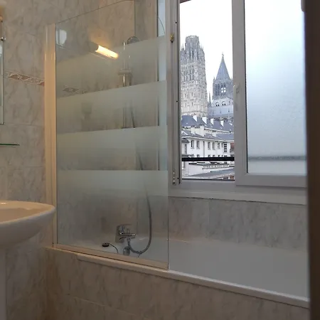 コンフォート アルバ ホテル