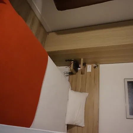 コンフォート アルバ ホテル 2*