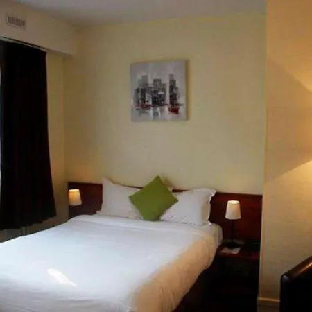 コンフォート アルバ ホテル 2*