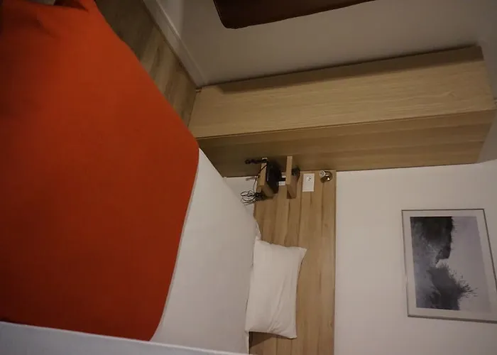 Alba Hotel 2*